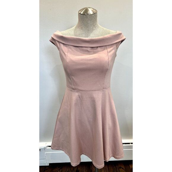 Lulus Season of Fun Off-the-Shoulder Skater Dress in Blush Size M - Picture 1 of 4